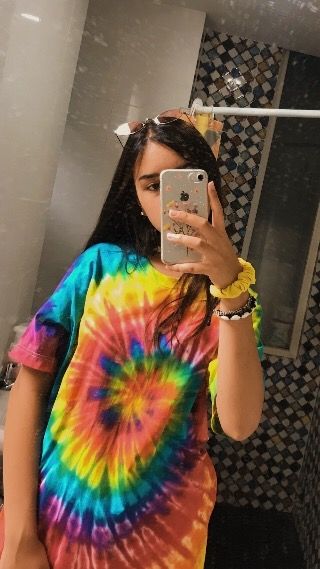 Tye Dye Shirts Aesthetic, Tie Dye Outfits Aesthetic, Cute Tie Dye Graphic T-shirt, Hippie Girl Outfits, Tie Dye T-shirt With Funny Print For Summer, Tie Dye Hippie T-shirt For Spring, Tie Die Shirts, Hippie Tie Dye Crew Neck T-shirt, Save The Turtles