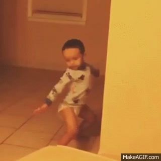 Funny Baby Dancing "Suavemente" in Diapers - HILARIOUS! on Make a GIF Future Drake, Future And Drake, Funny Babies Dancing, Friday Gif, That Friday Feeling, Whatsapp Videos, Dancing Baby, Dancing Gif, Dance Humor