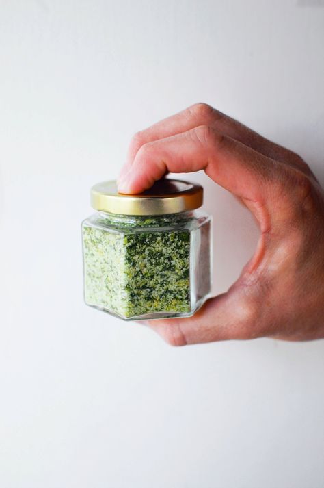 DIY Herb Salt | Farmbelly Diy Spice Mix, Preserve Fresh Herbs, Fresh Basil Recipes, Summer Herbs, Herb Salt, Basil Salt, Healthy Foods To Make, Steak Dishes, Homemade Popcorn