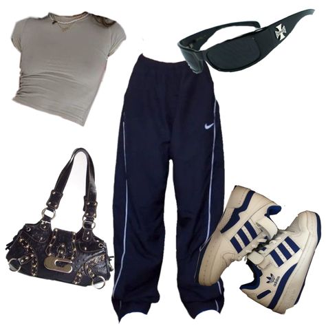 2000s Fashion Sweatpants, Y2k Joggers Outfit, Off Duty Athlete Style, 90s Exercise Outfit, 2000s Gym Outfit, 2000s Workout Outfit, Y2k Athletic Outfits, Sporty Y2k Outfits, 90s Sweatpants Outfit