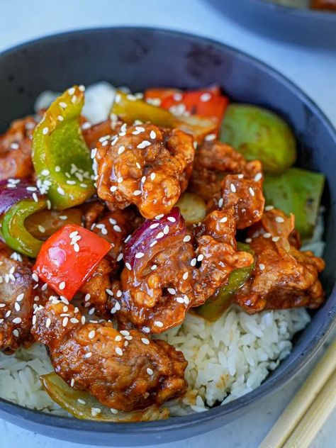 Sweet and Sour Pork Sweet And Sour Pork Tenderloin, Sweet And Sour Pork Chops, Sweet N Sour Pork Recipe, Pineapple Pork Chops, Pork Pasta, Sticky Pork, Pork Recipes Easy, Slow Cooker Breakfast, Pork Stir Fry