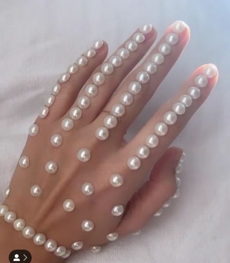 Nagellack Trends, Gloves Fashion, Looks Party, Manicure At Home, Mode Inspo, Fashion Details, Gloves, Manicure, Fashion Inspo