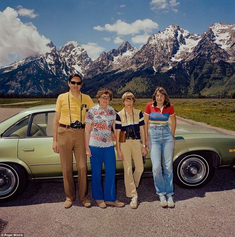 A family of four pose in front of spectacular scenery at Grand Teton National Park in Wyoming in 1980. While his work features famous sites like the Grand Canyon and national parks, the striking fashion and hairstyles of the time and the subjects in the pictures are the true stars of the collection Tourist Outfit, Congaree National Park, American Road Trip, History Of Photography, Ansel Adams, Vacation Photos, Tourist Spots, Yosemite National, Yellowstone National Park