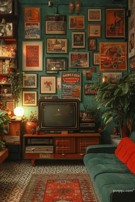 1970s Aesthetic Home, 70s Room, 70s Living Room, 70s Interior Design, 80s Interior, 70s House, 70s Interior, Retro Bedrooms, Retro Interior Design