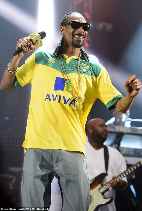 Snoop Dogg Football, Norwich City Fc, Delia Smith, Norwich England, Norwich City, Hip Hop Albums, Sport Art, Snoop Dogg, Sport Football