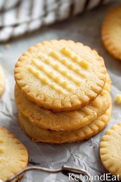 Low Carb Shortbread Cookies: Easy Keto Recipe | KetoAndEat Keto Cookie Recipes Easy, Keto Cream Cheese Cookies, Keto Shortbread Cookies, Keto Butter Cookies, Healthyish Recipes, Shortbread Cookies Easy, Pumpkin Whoopie Pies, Keto Cookie Recipes, Pumpkin Chocolate Chip Bread