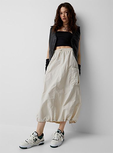 Hero Archetype, Outfit Konser, Modest Streetwear, Parachute Skirt, Cargo Skirts, Cargo Outfit, Khaki Colour, Women Outfit, Cargo Skirt