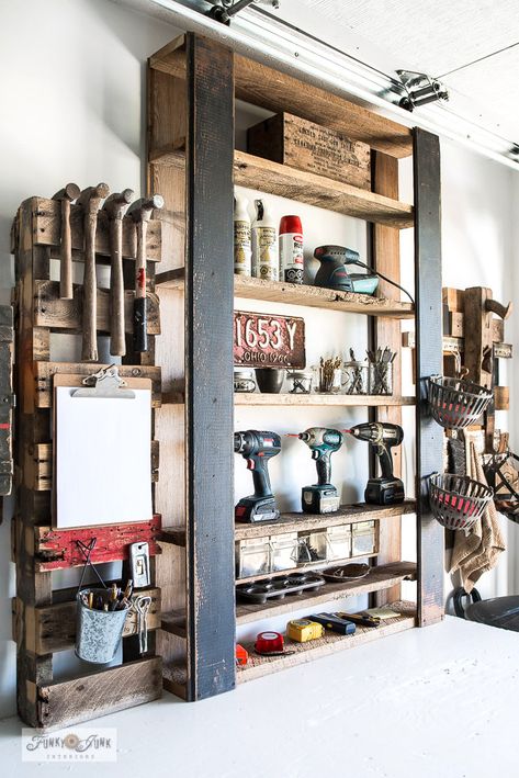 Learn how to build a free and easy DIY pallet-style tool shelf to store or organize anything desired! Click for the full tutorial to learn more. #workshop #tools #storage #shelving Diy Bookshelf Ideas, Wooden Pallet Shelves, Workshop Shelves, Diy Bookshelves, Diy Bookshelf, Bookshelf Ideas, Power Tool Storage, Tool Room, Unique Shelves