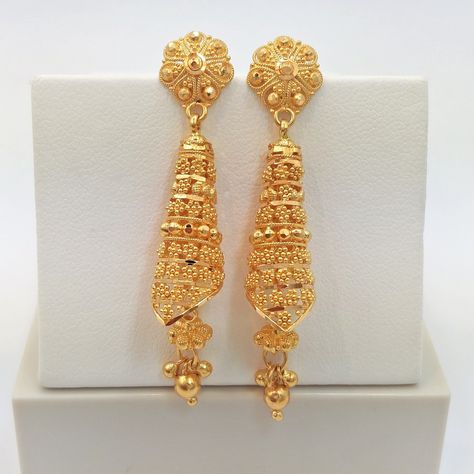 gold earrings designs 2020 2 gram gold earrings new design tanishq gold earrings gold earrings for girls gold earrings with price 1 gram pure gold earrings with price What is the price of 2 gram gold earrings? How much do a pair of gold earrings cost? What is the cost of 3 gram gold earrings? What is the best gold for earrings? #goldearrings #gold #goldenretriever #golden Gold Jhumka, Gold Jhumka Earrings, Earrings Chandelier, Gold Beauty, Gold Jewelry Earrings, Gold Jewelry Simple, Bridal Gold Jewellery Designs, Jewelry Design Earrings, Gold Diamond Earrings