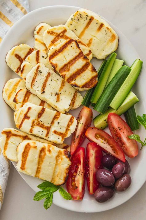 Grilled Halloumi Halloumi Cheese Recipes, Cooking Halloumi, Vegetarian Grilling, Veggie Kabobs, Halloumi Cheese, Halloumi Salad, Grilled Halloumi, Boiled Food, Grilled Potatoes