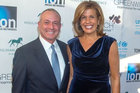 Hoda Kotb and Joel Schiffman Are Engaged! All About His Beach Proposal Kathie Lee Gifford, Jenna Bush Hager, Jenna Bush, The Morning Show, Beach Proposal, Hoda Kotb, Morning Show, Inspirational Photos, Got Engaged