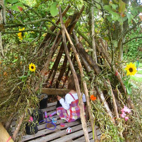 The 17 most incredible homemade dens we've ever seen Natural Play Spaces, Outdoor Play Space, Outdoor Learning Spaces, Outdoor Play Spaces, Natural Play, نباتات منزلية, Outdoor Play Areas, Sensory Garden, Kids Outdoor Play