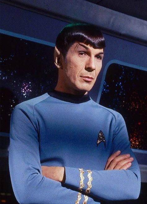 Star Trek Costume, Star Trek Wallpaper, Spock And Kirk, Star Trek Cast, Star Trek 1, Star Trek Spock, Mr Spock, Star Trek Funny, Star Trek Tv