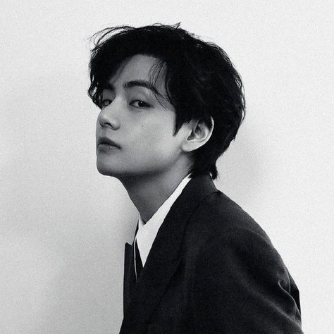 #taehyung #bts #icon #dark #bangtan #hot #v #tae #sexy Bts Black And White, Jung So Min, V Video, Albus Dumbledore, Taehyung Photoshoot, Kim Taehyung Wallpaper, Black And White Aesthetic, 인물 사진, Black And White Pictures