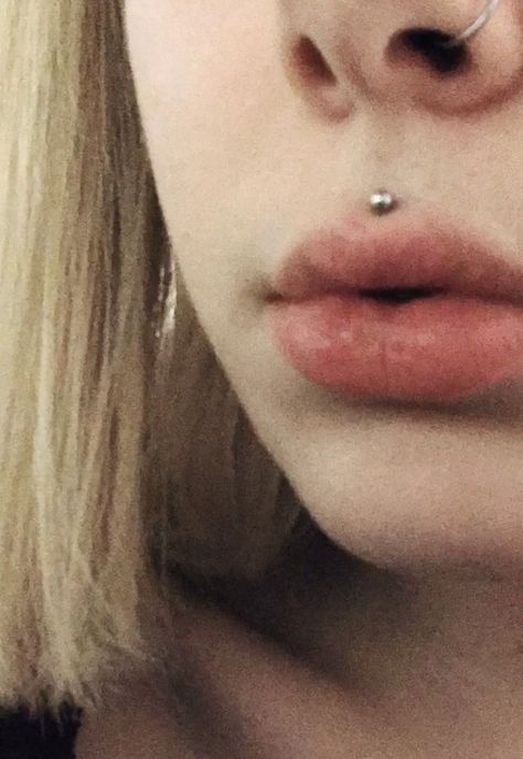 One of my fav piercingsmedusapiercing piercing silverpiercing philtrumpiercing Medusa Piercing And Septum, Face Piercings Medusa, Upper Lip Piercing Medusa, Cute Piercings Ideas Face, Cool Face Piercings, Piercing Aesthetic Face, Small Medusa Piercing, Face Piercings Ideas, Medusa Piercing Scar