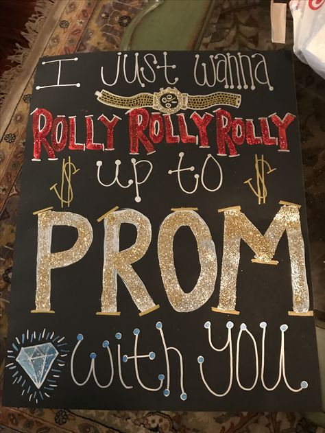 Reminds me of him 😍 PINTEREST ⚠⚠⚠ CAPRYCEAMORSAF1S ✨ Prom Sign Ideas, Prom Asks, Prom Signs, Hoco Signs, Formal Proposals, Cute Promposals, Dance Proposals, Promposal Ideas, Prom Posters