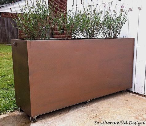 filing cabinet to garden planter container gardening, container gardening, gardening, how to, repurposing upcycling Cabinet Planters, File Cabinet Planter, Garden Planters Diy, Planters Diy, Diy Cabinet, Cabinet Desk, Planter Diy, Desk Drawers, Diy Concrete Planters