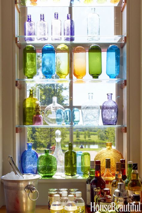 Old Glass Bottles Ideas Display, Colored Glassware Display, Colored Glass Display, Room Ideas Craft, Glass Trinkets, Art Craft Room, Craft Gift Ideas, Glassware Display, Bottle Window