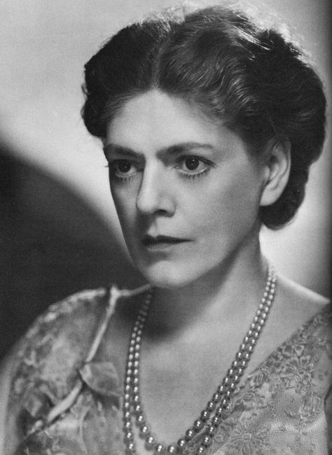 Ethel Barrymore, Barrymore Family, Golden Hollywood, Yvonne De Carlo, Famous Photos, Classic Movie Stars, Stage Actor, Hollywood Icons, Character Actor