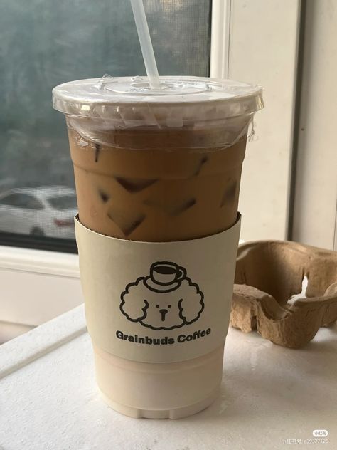 Korean Coffee Aesthetic, Korean Coffee Shop, Korean Coffee, Coffee Shop Aesthetic, Coffee Obsession, Pretty Drinks, Aesthetic Coffee, Food Packaging Design, Kawaii Food