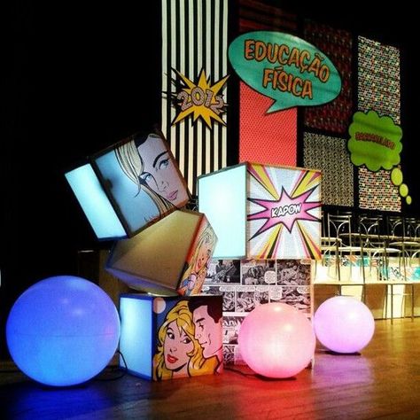 // d i s p l a y s Pop Art Ideas, Pop Art Party, Led Cube, Pop Art Decor, Cube Light, Exhibition Display, Decoration Originale, Stage Set, Art Event