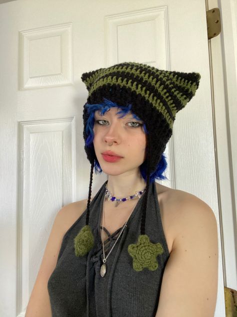 Indie Diy, Beanie Hairstyles, Girls Cap, Cap Baby, Cap Girl, Cap Women, Crochet Design Pattern, Crochet Stars, Crochet Cap