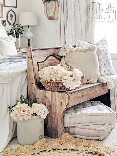 Bedroom With Bench, Cottage Core Bedspread, Cottage Core Queen Bed, Cottage Corr Bedding, Charming Bedroom Ideas, Cottagecore Bedroom Decor, Charming Bedroom, Comfy Cottage, European Farmhouse Bedroom Bedding & Blankets