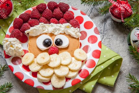 12 Cute Christmas Breakfast Ideas for Kids - Healthy Christmas Food, Appetizers Meatballs, Christmas Tree Waffles, Santa Pancakes, Xmas Breakfast, Hot Fudge Pie, Dinner Potatoes, Scrambled Eggs Bacon, Cute Breakfast Ideas