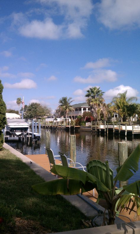 Cape Coral, FL -. Yep, there are TONS of canals!( aprox 400 miles of Canals) some are salt water and some are freshwater canals. Coral Aesthetic, Coral House, Cape Coral Florida, Usa Florida, Florida Lifestyle, Gulf Coast Florida, Bonita Springs, Sea Side, Florida Living