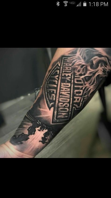 Moto Tattoo, Hd Tattoos, Biker Tattoo, Harley Tattoos, Dragon Tattoos For Men, Tatuagem Masculina Pequena, Мотоциклы Harley Davidson, Harley Davidson Tattoos, Motorcycle Tattoos