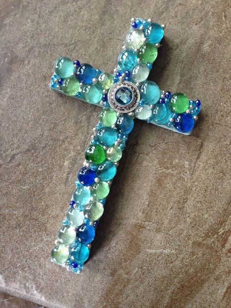 Diy Cross Crafts, Cross Crafts For Kids, Wooden Cross Crafts, Cross Ideas, Mosaic Hearts, Wood Wall Cross, Diy Mommy, Pretty Crafts, Mothering Sunday