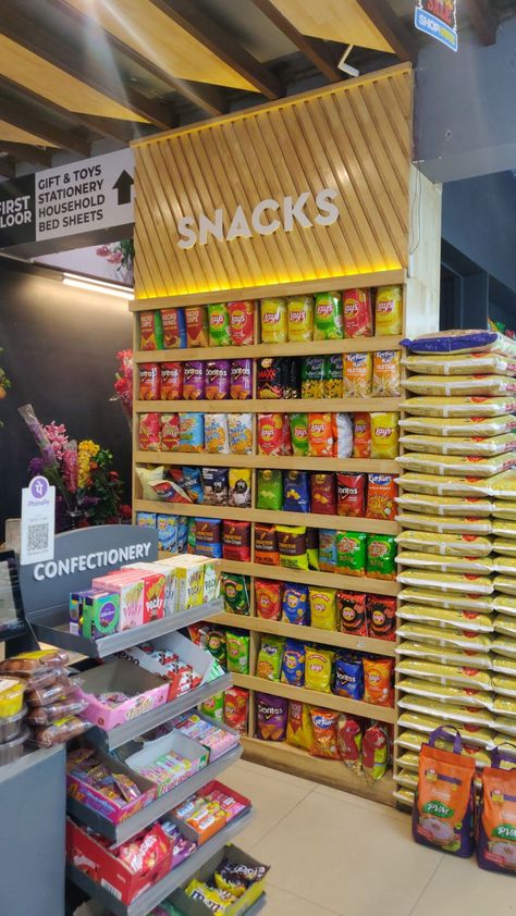 Indian Grocery Store Design, Snack Store Ideas, Provision Store Design, Mini Grocery Store Design Philippines, Chips Organization Ideas, Mini Store Ideas, Small Supermarket Design Ideas, Mini Grocery Store Design, Concept Store Ideas