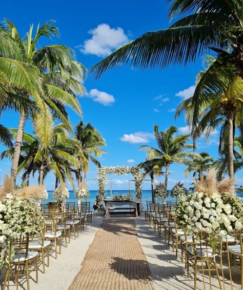 Wedding Venues On The Beach, Beach Wedding In Florida, Beachy Wedding Venues, Wedding Venue By Water, Wedding By The Ocean, Beach Wedding Dance Floor, Beach Wedding Venue Ideas, Beachy Wedding Dress Beach Styles, Wedding Venues Outdoor Beach