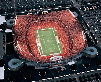 Arrowhead Stadium Kansas City Chiefs Stadium, Football Chiefs, Arrowhead Stadium, Nfl Stadiums, Chiefs Game, Johnson County, Kansas City Chiefs Football, Genius Loci, Sports Stadium