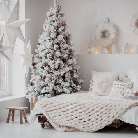 Christmas Photo Set Up, White Christmas Photo Shoot, Christmas Tree Photography, Photography Studio Setup, Photo Backdrop Christmas, Shabby Chic Boho, Christmas Shoot, Christmas Mini Sessions, Christmas Backdrops