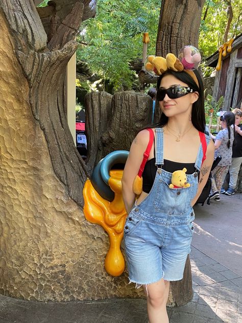 disneyland, disney inspo, winnie the pooh, outfit ideas, disneyland outfit inspo Disney Outfits Jorts, Disney Outfit Themes, Disney Winnie The Pooh Outfit, Winnie The Pooh Aesthetic Outfit, Coco Disney Outfit Ideas, Day At Disney Outfit, Disneyland Date Outfit, Disney Park Outfits Women Summer, Winnie The Pooh Disneyland Outfit