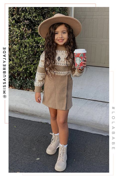 Shop Camel Kids Flat Brim Hat at MISSLOLA.COM Kid Models Outfits, Picture Day Outfit Ideas Elementary Kids, Fall Outfits Girls Kids, Country Kids Outfits, Cute Girl Outfits Kids, Preschool Picture Day Outfit, Fall Kids Outfits, Rosie Outfit, Little Kids Outfits