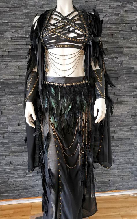 Bird warrior outfit. Made to order. Diy Crow Costume Women, Crow Outfit, Dnd Kenku, Wasteland Cosplay, Bird Warrior, Bird Outfit, Avatar Costume, Crow Costume, Amazonian Warrior