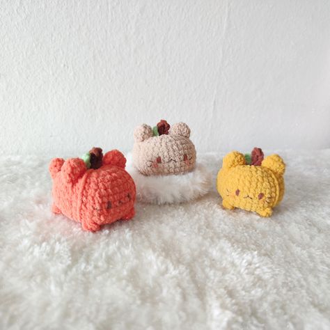 Crochet Desk Buddy, Kawaii Crochet Pattern, Plushies Diy, Cat Plushie, Amigurumi Gift, Crochet Plushies, Pumpkin Cat, Desk Buddy, Crochet Plushie