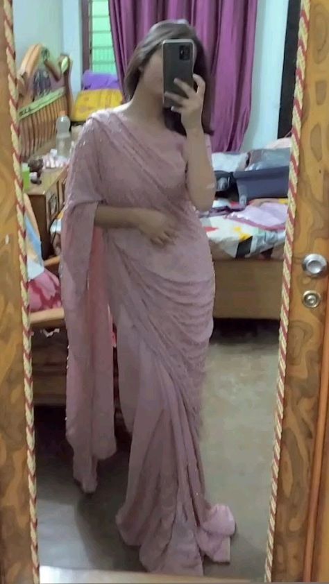 Saree Snap, Maha Dev, Eid Photography, Snap Pics, Hide Video, Amazing Dp, Aesthetic Pose, Pakistani Women Dresses, Afghan Girl