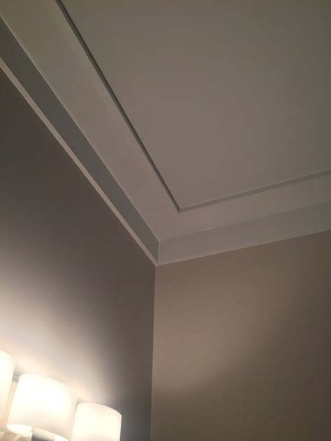 Crown Molding Recessed Ceiling, Contemporary Crown Molding Ideas, Modern Style Crown Molding, Country Crown Molding Ideas, Pop Cornice Molding Design, 1x4 Ceiling Trim, Crown Molding Alternative Ideas, Crown Molding For 8 Foot Ceilings, Simple Crown Molding Ceiling