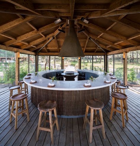 Food Circle Restaurant at Sublime Comporta | Portugal Confidential Circle Restaurant Plan, Round Outdoor Bar, Round Restaurant, Round Kitchen Island, Circle Kitchen, Resturant Design, Circle Bar, Restaurant Flooring, Bamboo Architecture