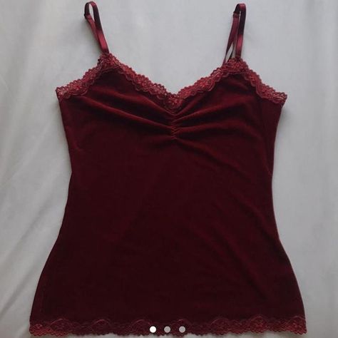 Velvet Lace, Lace Cami, 2000s Fashion, Look At You, Red Lace, Dream Clothes, Cute Tops, Victoria Beckham, Look Fashion