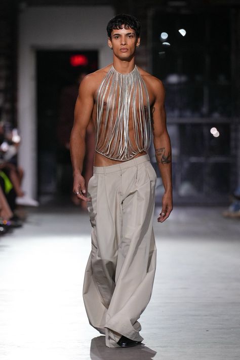 LaQuan Smith Spring 2025 Ready-to-Wear https://www.vogue.com/fashion-shows/spring-2025-ready-to-wear/laquan-smith/slideshow/collection#16 Mesh Shirt Outfit Men, Mesh Shirt Outfit, Male Runway, 2000s Runway, Runway Men, Men Styling, Men Moda, Festival Inspo, Shirt Outfit Men