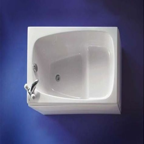 Small Bath 36L x 30W x 32H great for a tiny home.  Similar to Four Lights Oforo or a Japanese oforo soaking tub. Price $489.  Contact doug@builder-usa.com if interested Wohne Im Tiny House, Tiny Bath, Japanese Soaking Tubs, Tiny House Bathroom, Tiny Bathrooms, Small Bath, Tiny House Movement, Tiny Spaces, Tiny Bathroom