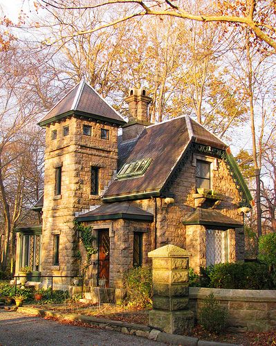 European Cottage Exterior, Casa Hobbit, European Cottage, Storybook Homes, Stone Cottages, Fairytale Cottage, Storybook Cottage, Cottage Exterior, This Old House