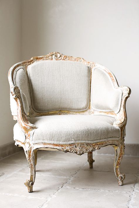 Antique Lounge Chair, French Sofa Living Room, French Sofa Antique, French Accent Chairs, French Room, Baroque Chair, Round Top Antiques, Fine Antique Furniture, Round Top Texas