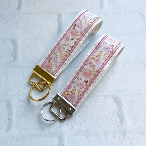 Wristlet keychain