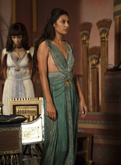 Extremely salty about ancient dead Kings : Photo Egyptian Outfits Women Modern, Sibylla Deen, Cleopatra Quotes, Ancient Egyptian Clothing, Egyptian Dress, Egyptian Clothing, Egypt Aesthetic, Egyptian Fashion, Egypt Fashion