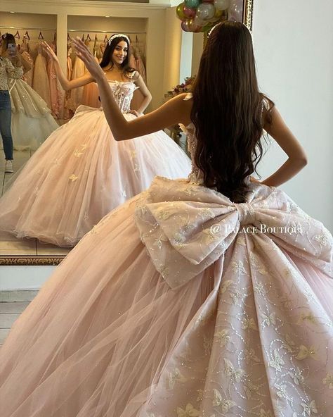 Sweet 15 Surprise Dance Outfits, 15 Niera Dresses, Princess Dress Sweet 16, Quince Dresses For Brown Skin, Princess Pink Quinceanera Dresses, Quince Dress With Gloves, Quinceñera Dresses Light Pink, Quince Dresses Corset Top, Pink Quinceanera Dresses Aesthetic